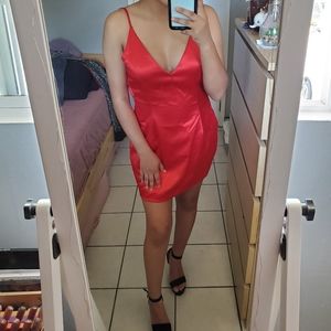 Satin red dress with pockets